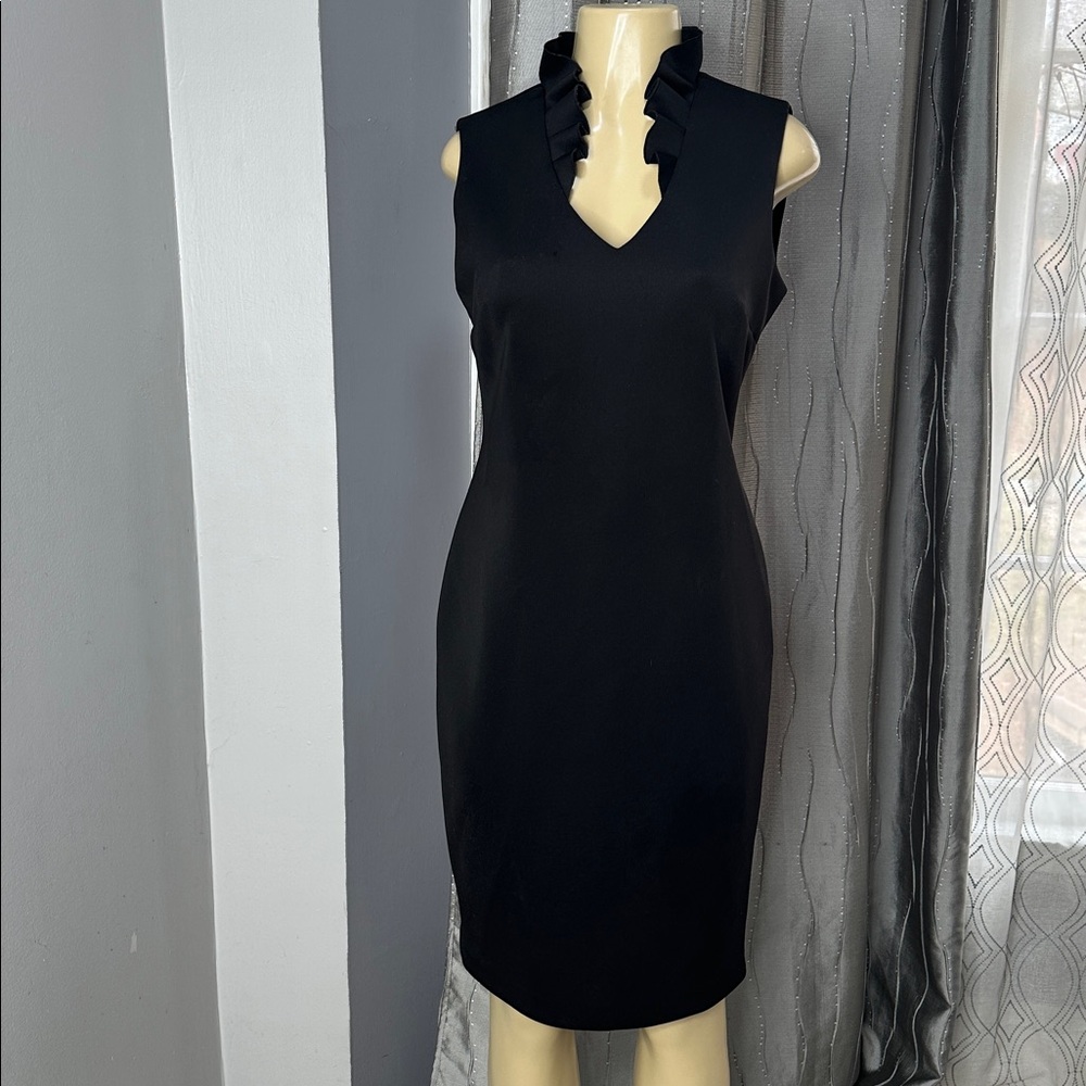 Calvin Klein Women's Ruffled V-Neck
Sleeveless Sheath Dress Black Size 8 - Picture 3 of 9